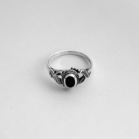 Sterling Silver Black Onyx Ring - Picture 3 of 12
